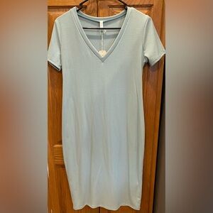 NWT Pinkblush Fitted, Stretchy Midi Dress. Size Medium.